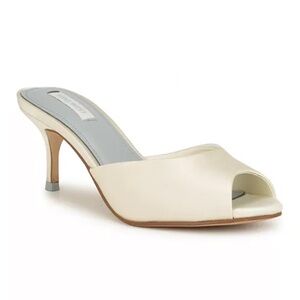 NINE WEST Women's Luvlie Bridal Kitten Heel Dress Sandals, only worn once